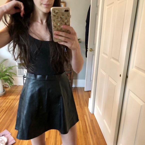 Leather skirt - Picture 1 of 5